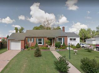 921 Moorland Dr, Farmington, MO 63640