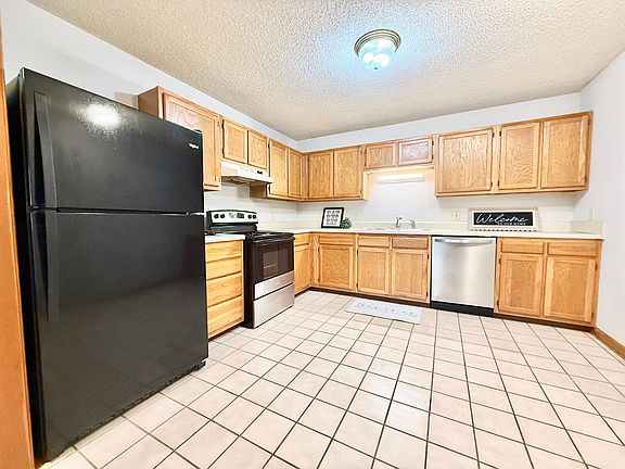 5th image of 105 Mountain View Dr #B