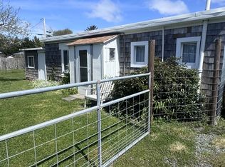 875 Division St NE, Bandon, OR 97411