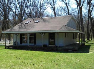 2806 E 40th St, White Cloud, MI 49349