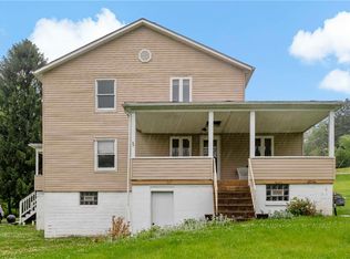 28 Peterson St, Avella, PA 15312