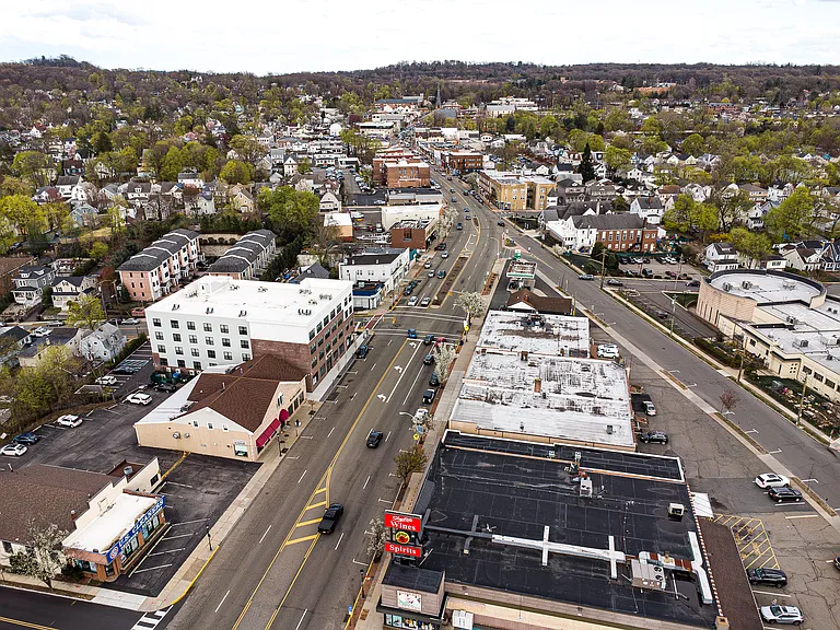 The Central — Photo 25