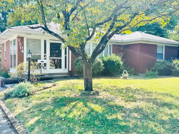 2204 Garrs Ln, Shively, KY 40216