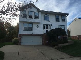 213 Tyler Dr, Cranberry Twp, PA 16066