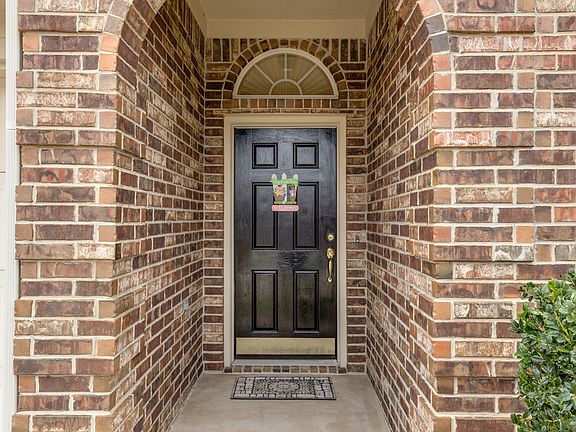 3rd image of 6917 Misty Meadow Ln
