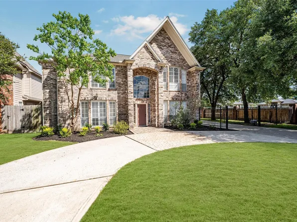 8002 Royal Crest Ct, Spring, TX 77379