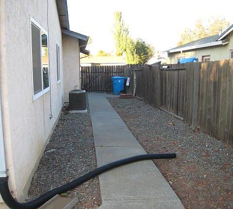 3rd image of 254 Cambridge Dr