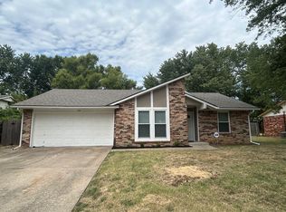 212 W Edgewater St, Broken Arrow, OK 74012