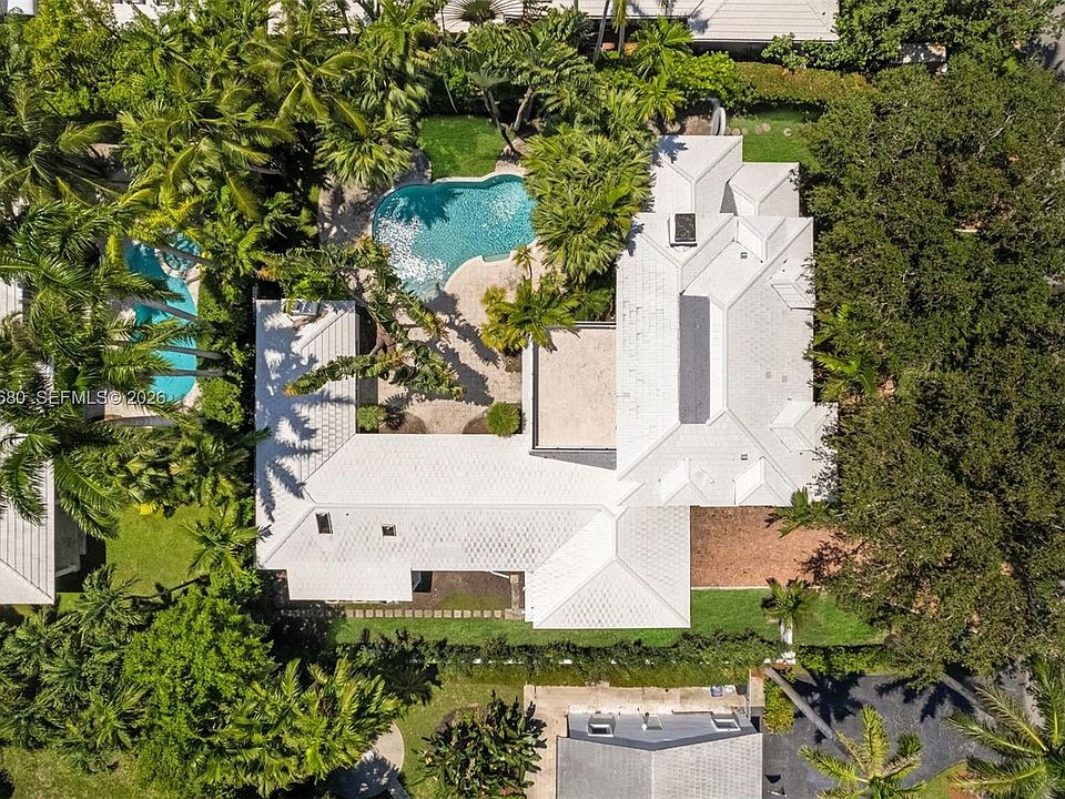 1st image of 6675 Roxbury Ln