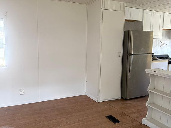 3rd image of 176 Sand Pebble Cir