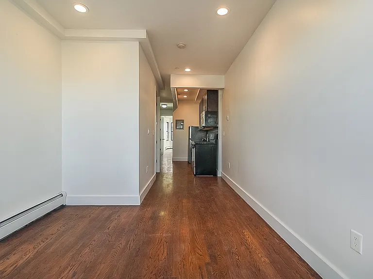 820 Knickerbocker Ave #3R — Photo 12