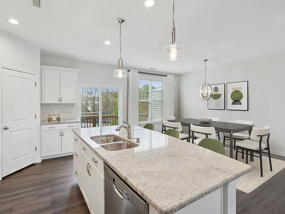 Avalon Townhomes Brier Creek — Photo 4