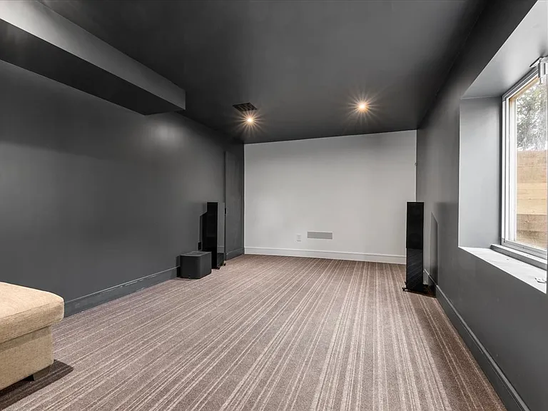 280 Shinnecock Hills Rd — Photo 10