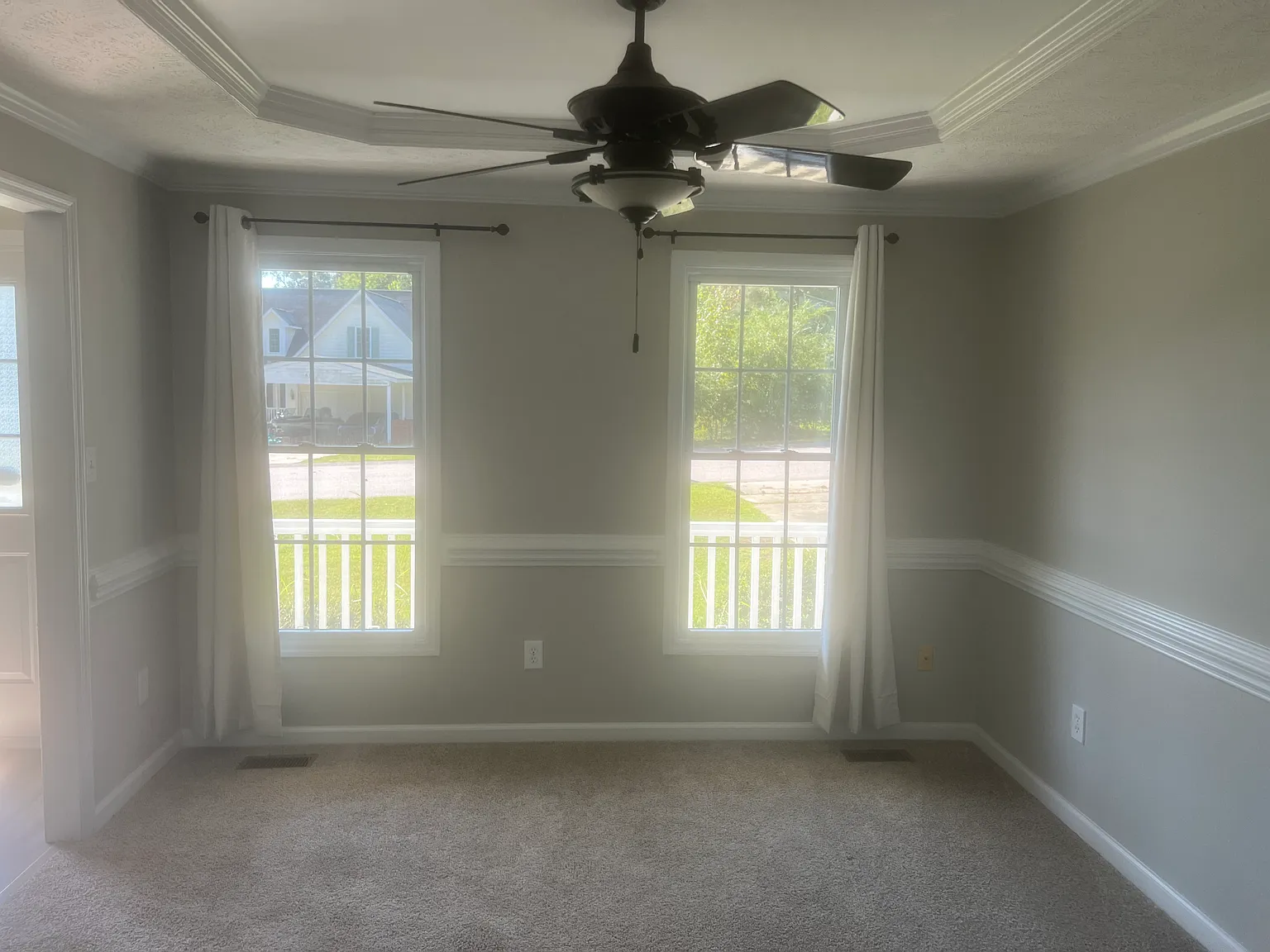 4 bed, 2.5 bath, 2302 sqft, $2,000 — Photo 4