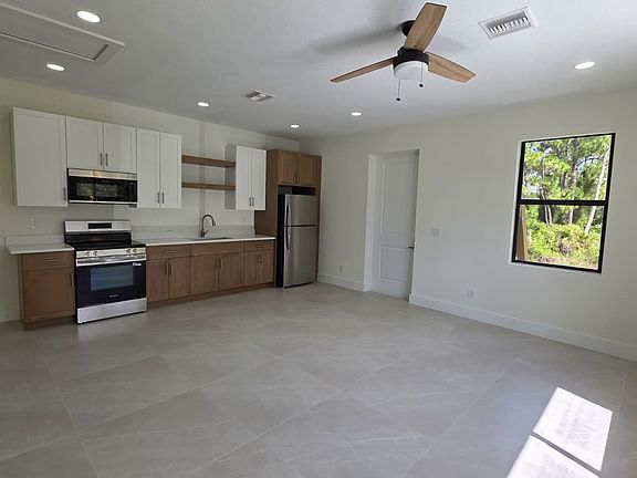 4th image of 1020 Anaconda Ave S #A