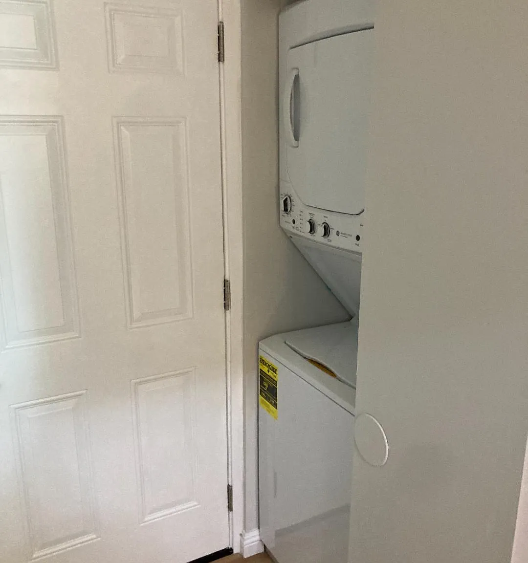 2 bed, 1.5 bath, 400 sqft, $2,000 — Photo 4