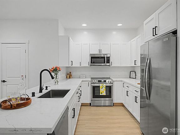 2nd image of 4747 Court R