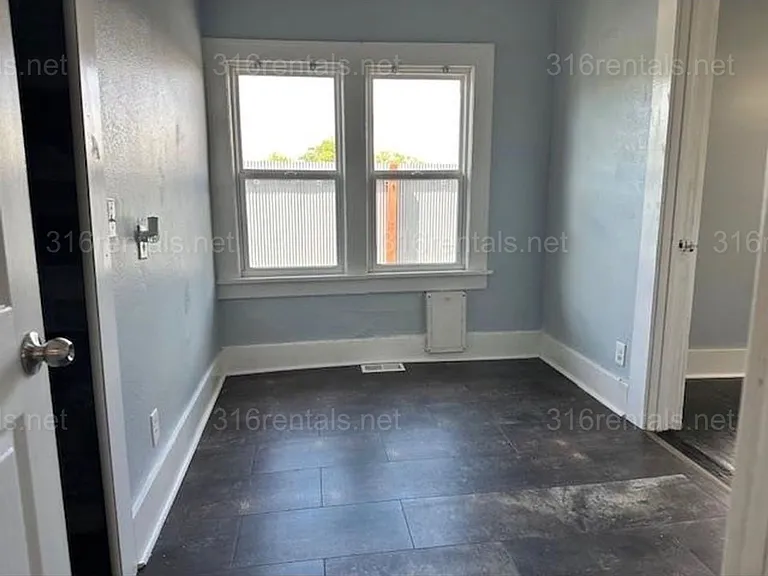 1118 S Hydraulic St — Photo 6
