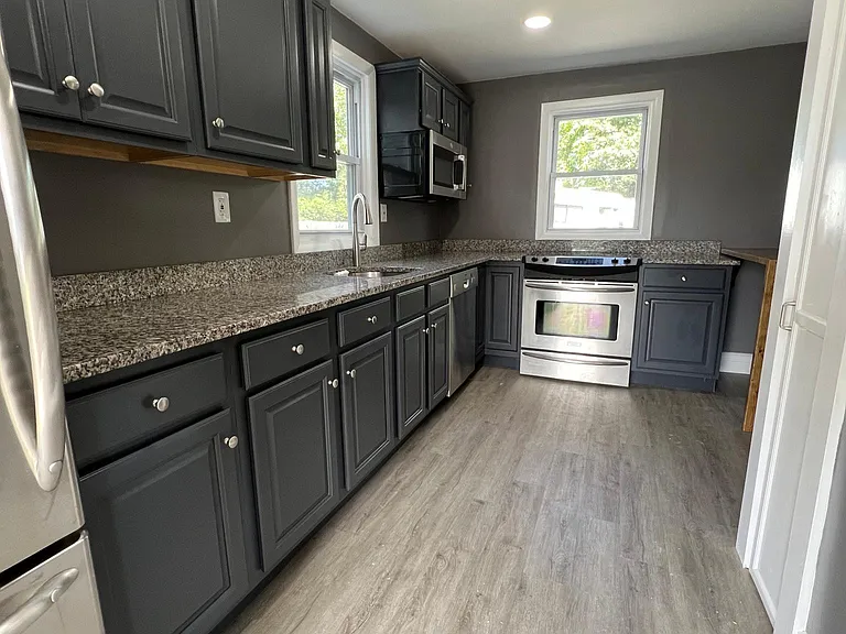 528 Reed Rd #F — Photo 8