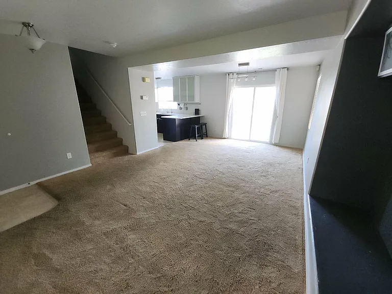 209 E Interlochen Ln — Photo 9