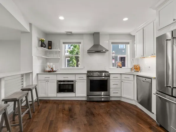 52 Warren St #1, Charlestown, MA 02129