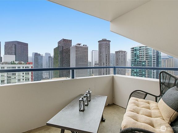 3rd image of 2100 3rd Avenue #2606