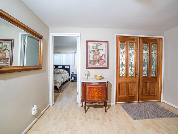 5th image of 16930 Calahan St
