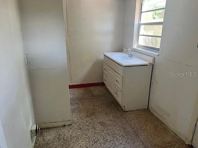 2 bed, 1.0 bath, 850 sqft, $700 — Photo 3