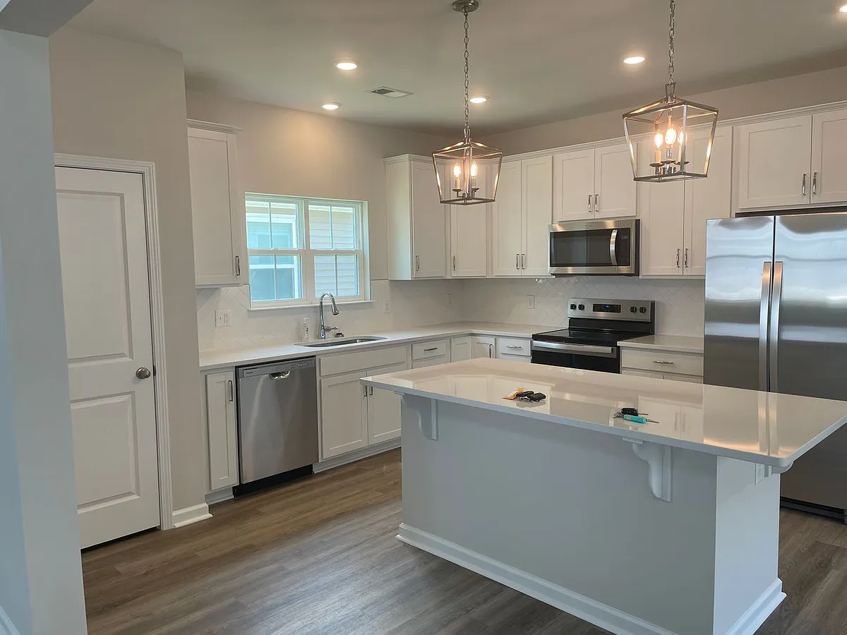 Building Photo - 56 Whispering Oaks Cir