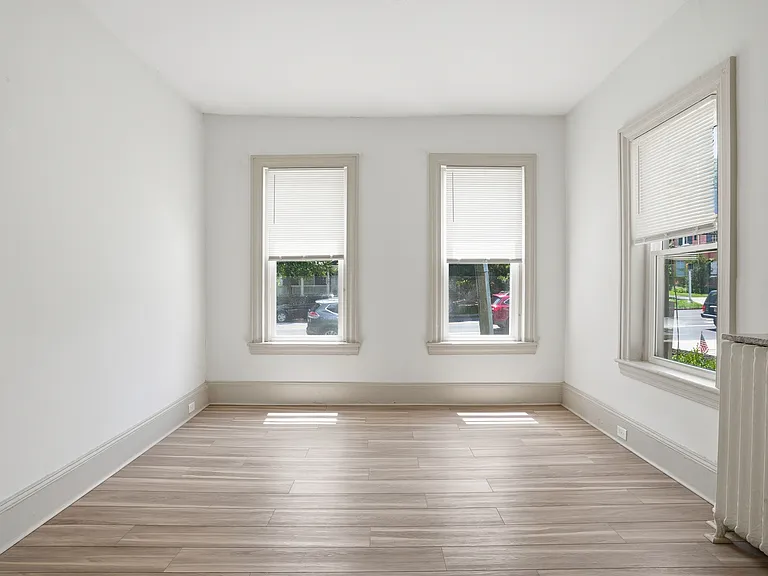 307 Kings Hwy E #1 — Photo 6