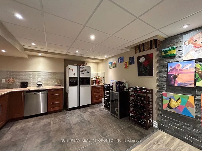 31 Ashfield Dr — Photo 34