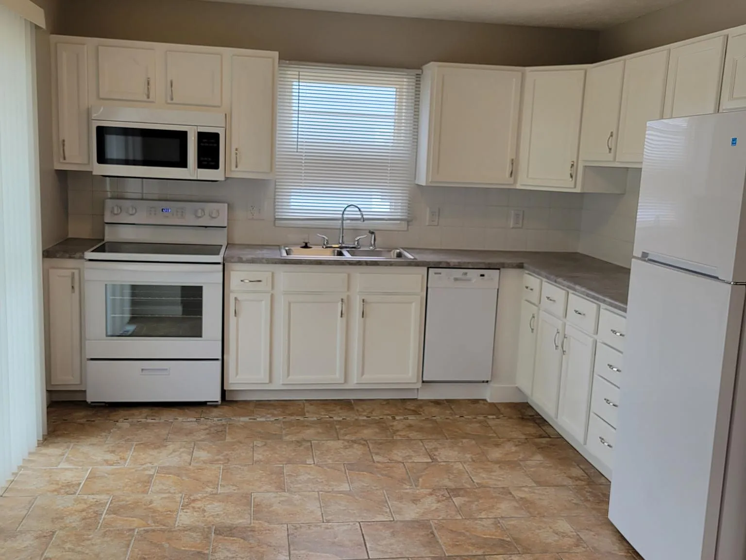 12446 Westwood Ln — Photo 4