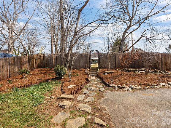 3rd image of 93 Wanoca Ave