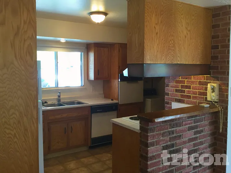 535 Gregory Way — Photo 3