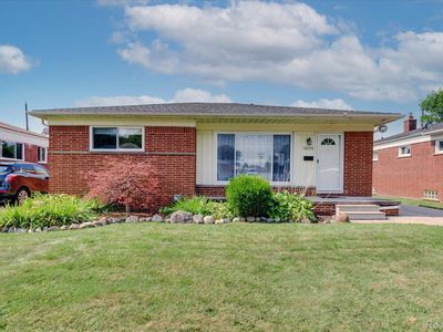 26549 Princeton St, Saint Clair Shores, MI, 48081