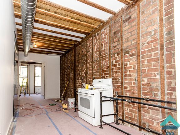 3rd image of 291 Stanhope St #2AHR