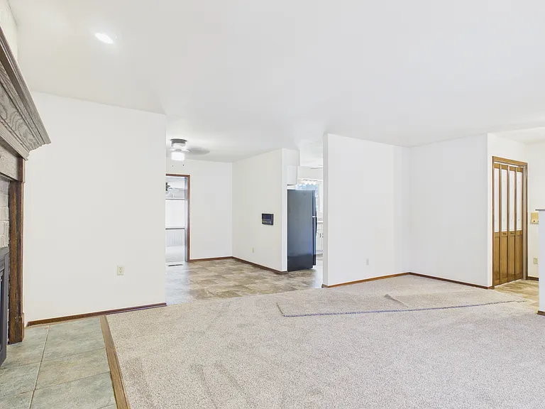 706 Elizabeth Dr — Photo 7