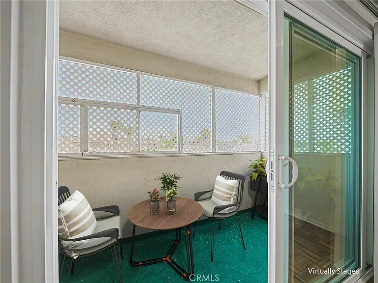 6342 Morse Ave — Photo 32