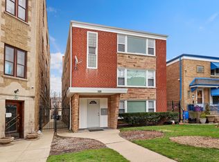 135 Custer Ave APT 1, Evanston, IL 60202