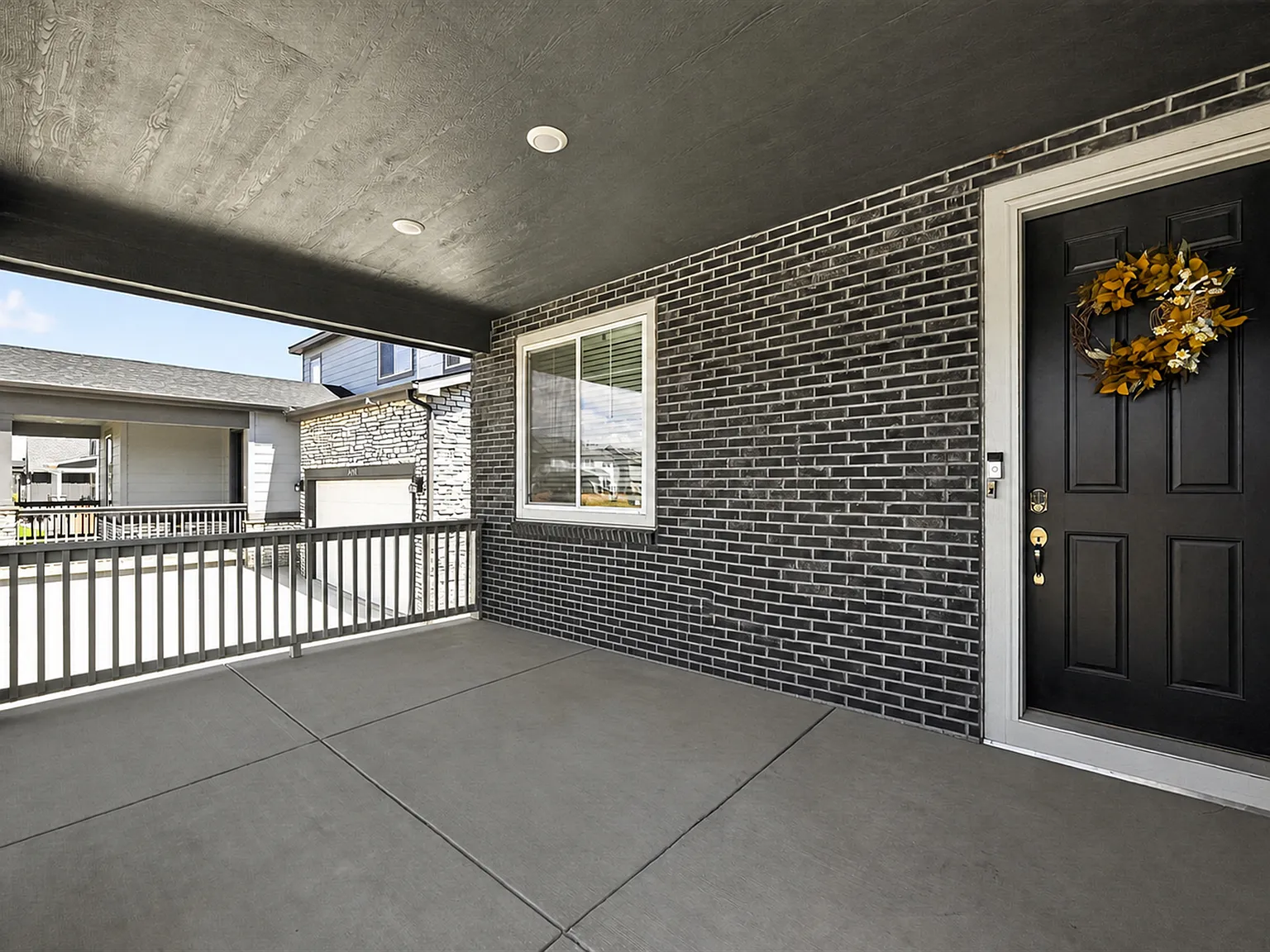 4 bed, 3903 sqft, $3,500 — Photo 2