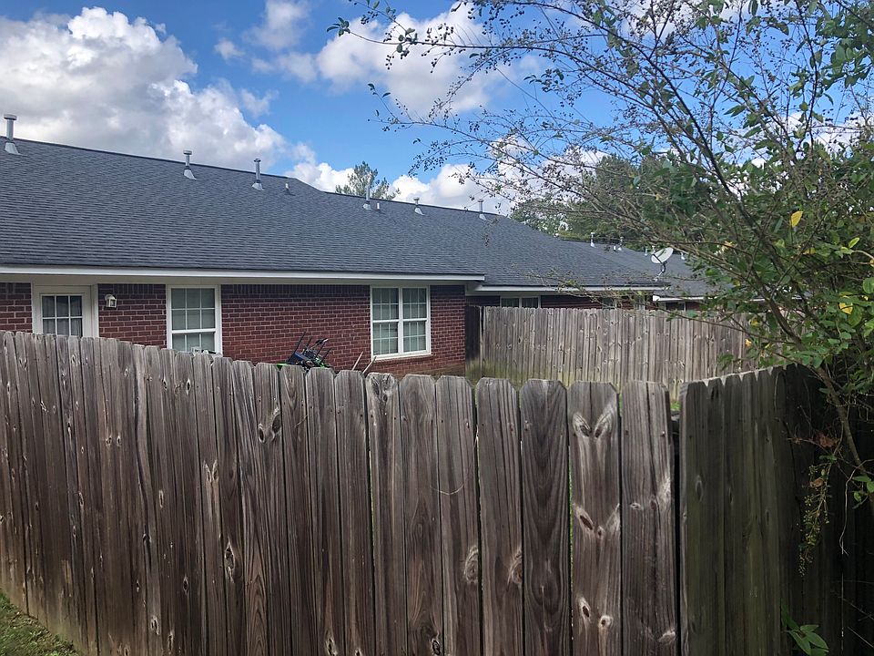 2nd image of 355 Leafmore Rd SW