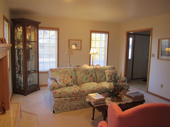 4th image of 480 Evans Dr