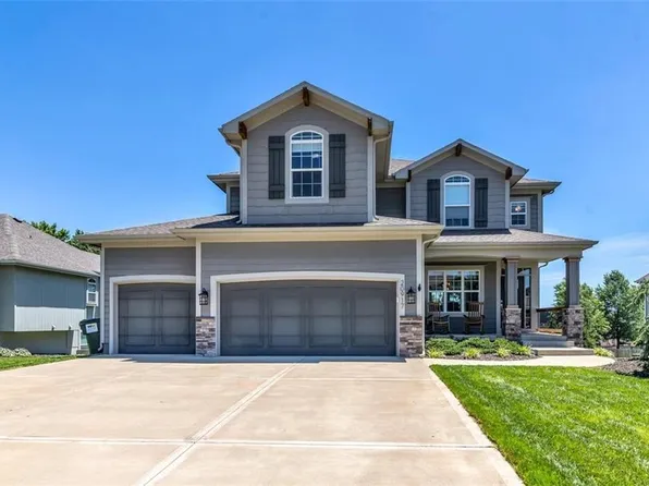 20917 Barker Rd, Spring Hill, KS 66083