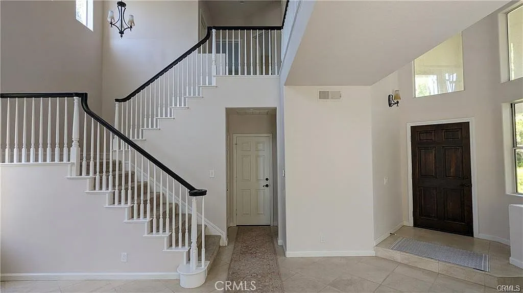 3 bed, 2.5 bath, 1940 sqft, $4,395 — Photo 3