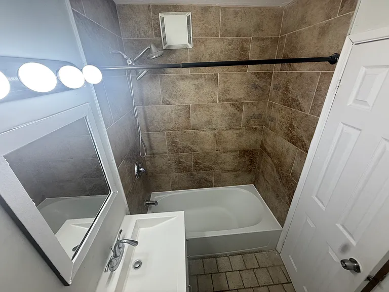 60 Sycamore Rd #2 — Photo 8