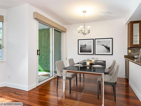 3rd image of 8 Mariners Cir