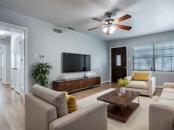 3rd image of 10858 Cassandra Way