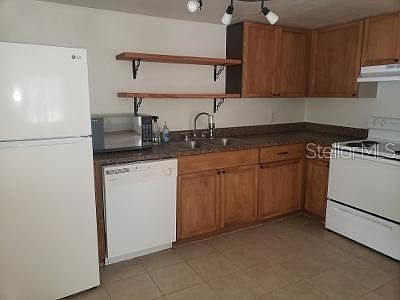 3rd image of 8154 Fairways Cir #T201