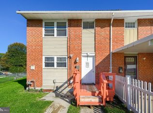 891 E Kings Ct, York, PA 17403