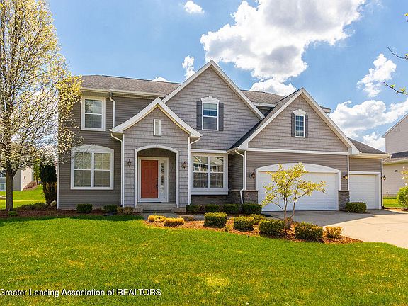2nd image of 2611 Lupine Dr